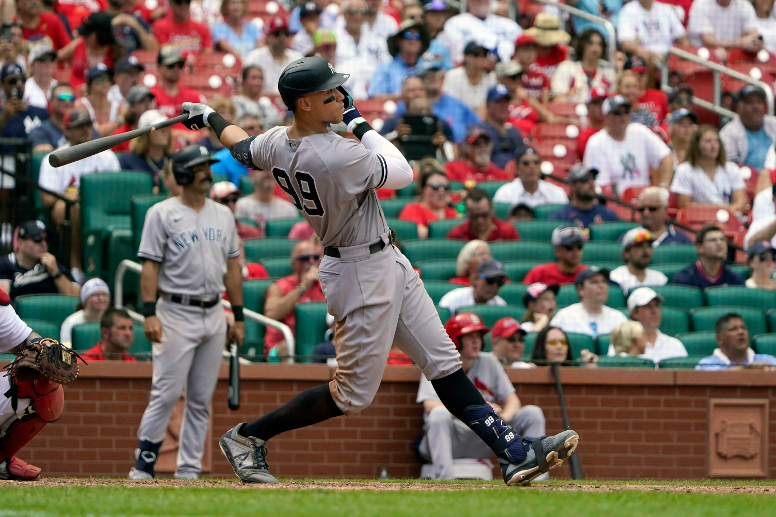 Red Sox score in ninth to finish sweep of Yankees