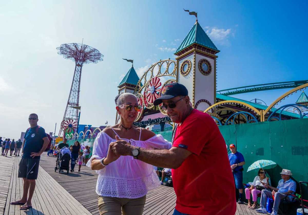 A Couple at Luna Park