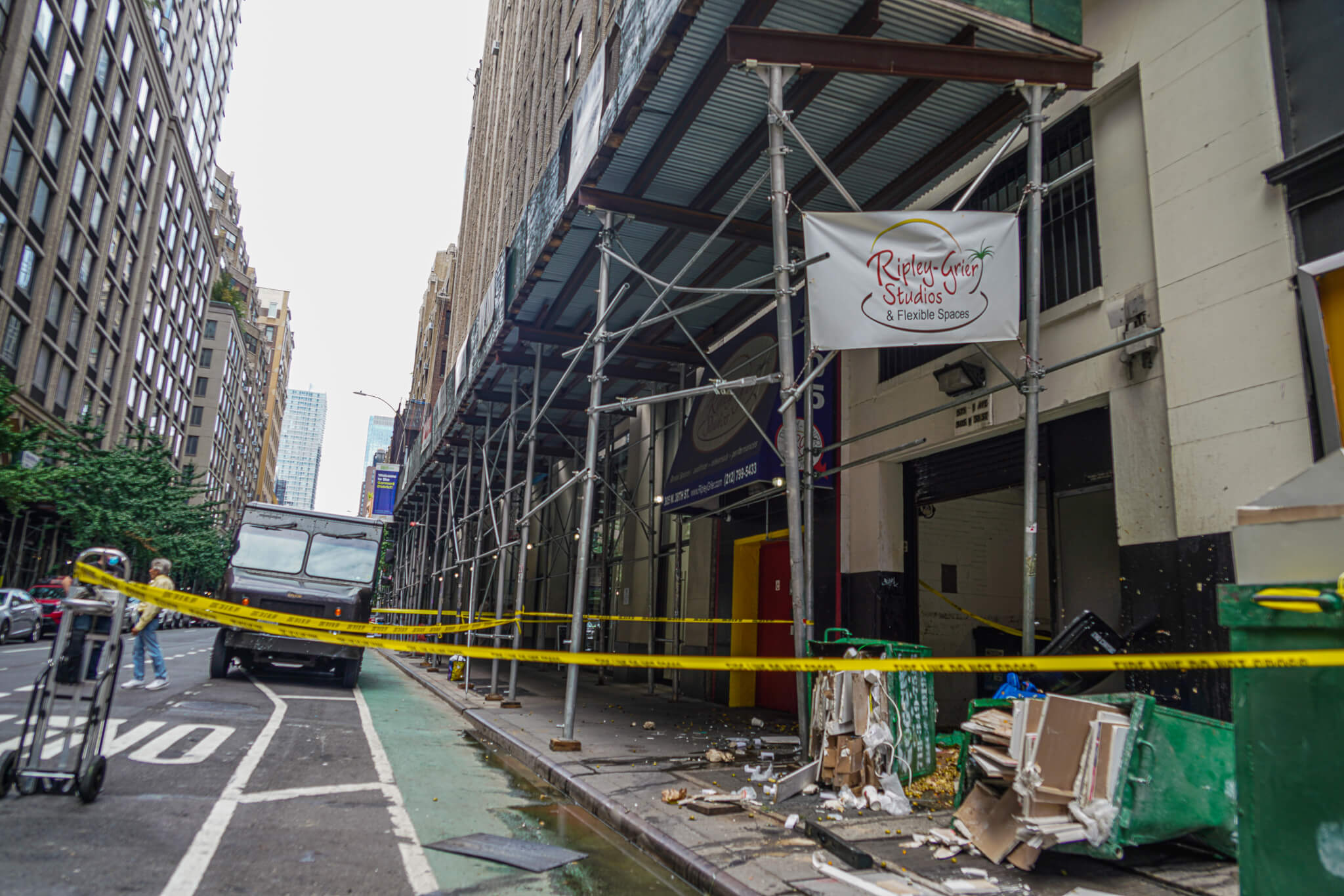 2 pedestrians killed when crash sends car onto Manhattan sidewalk