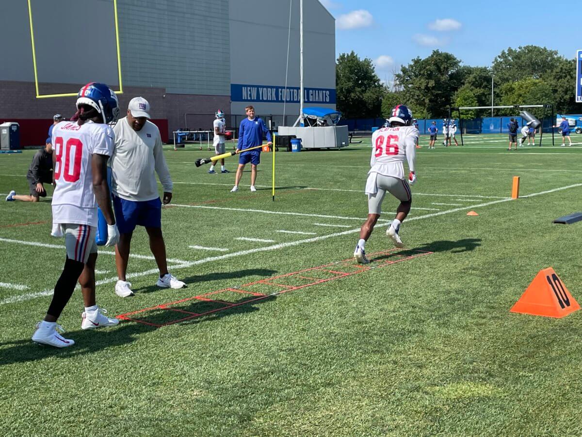 From roster bubble to leading receiver: How Darius Slayton is Giants' top  target in Week 6