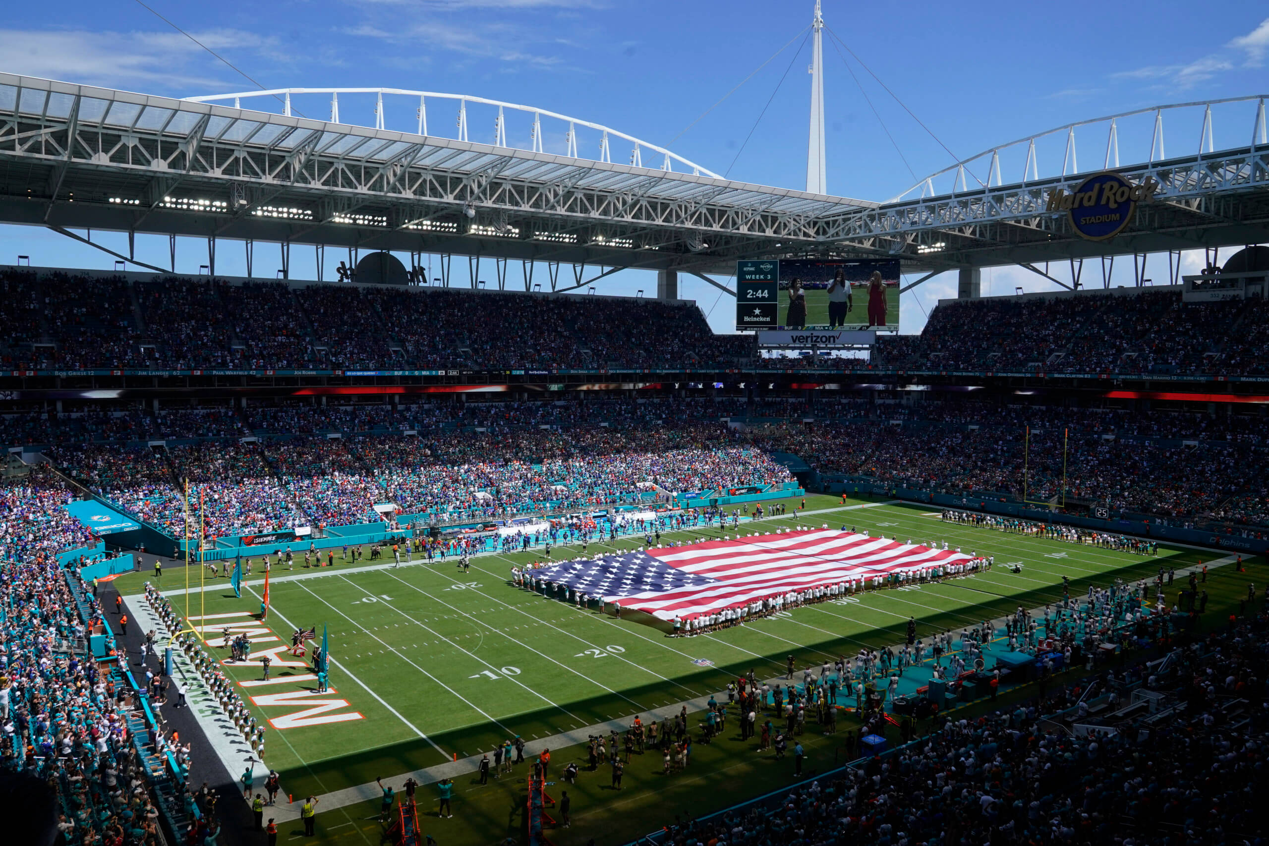 Miami Dolphins fans enjoy game at Hard Rock Stadium with new procedures