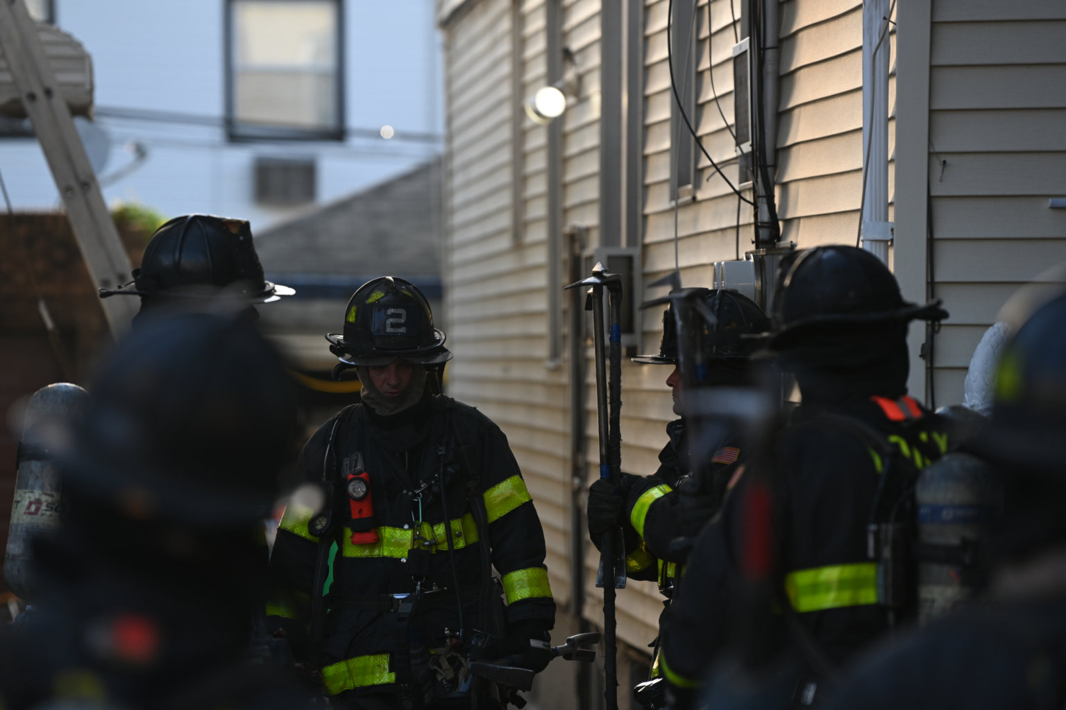 Brooklyn firefighters rescue woman critically injured in house fire