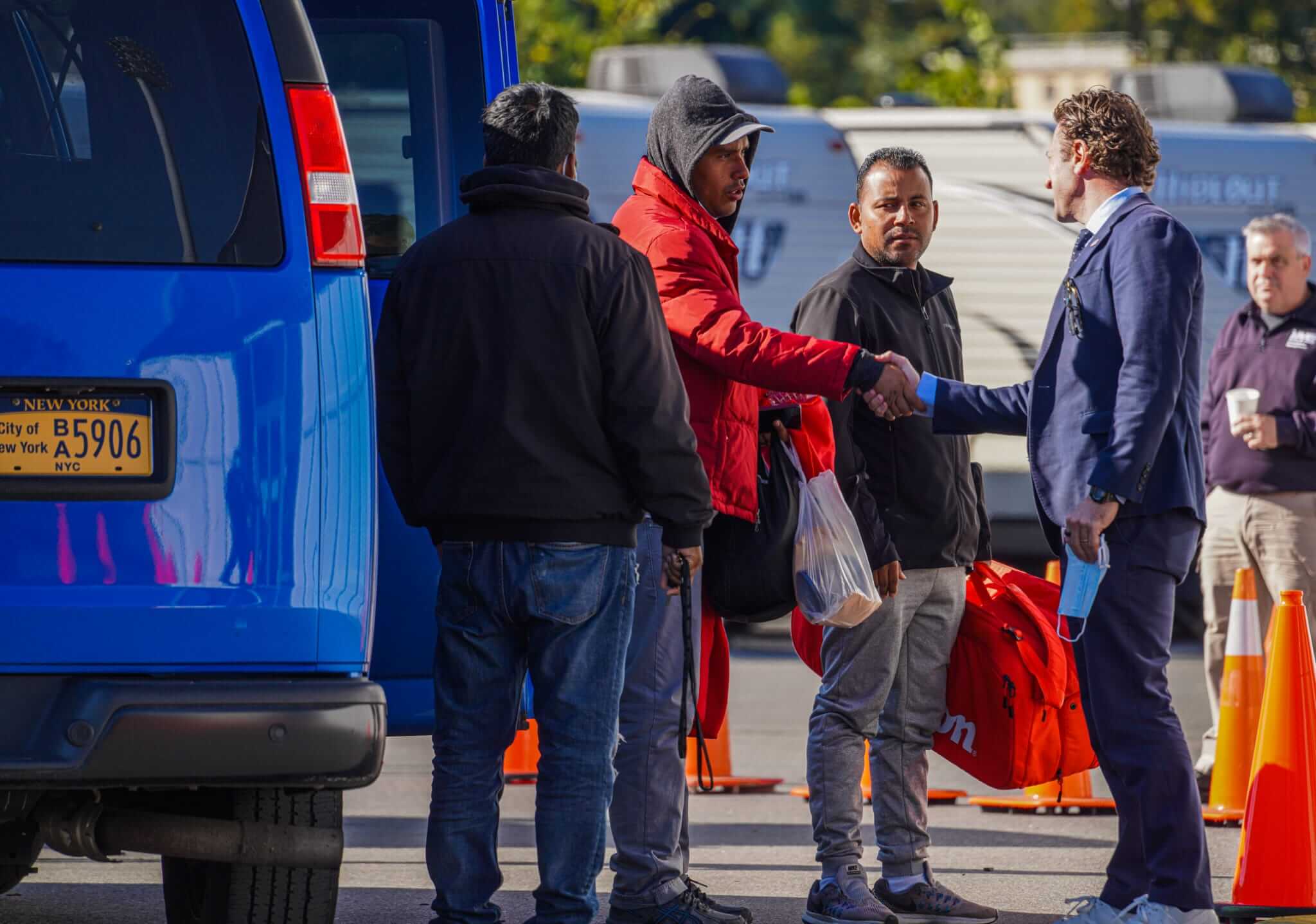 Tent City On Randalls Island For Migrants Arriving In Nyc Gets First Guests Amnewyork