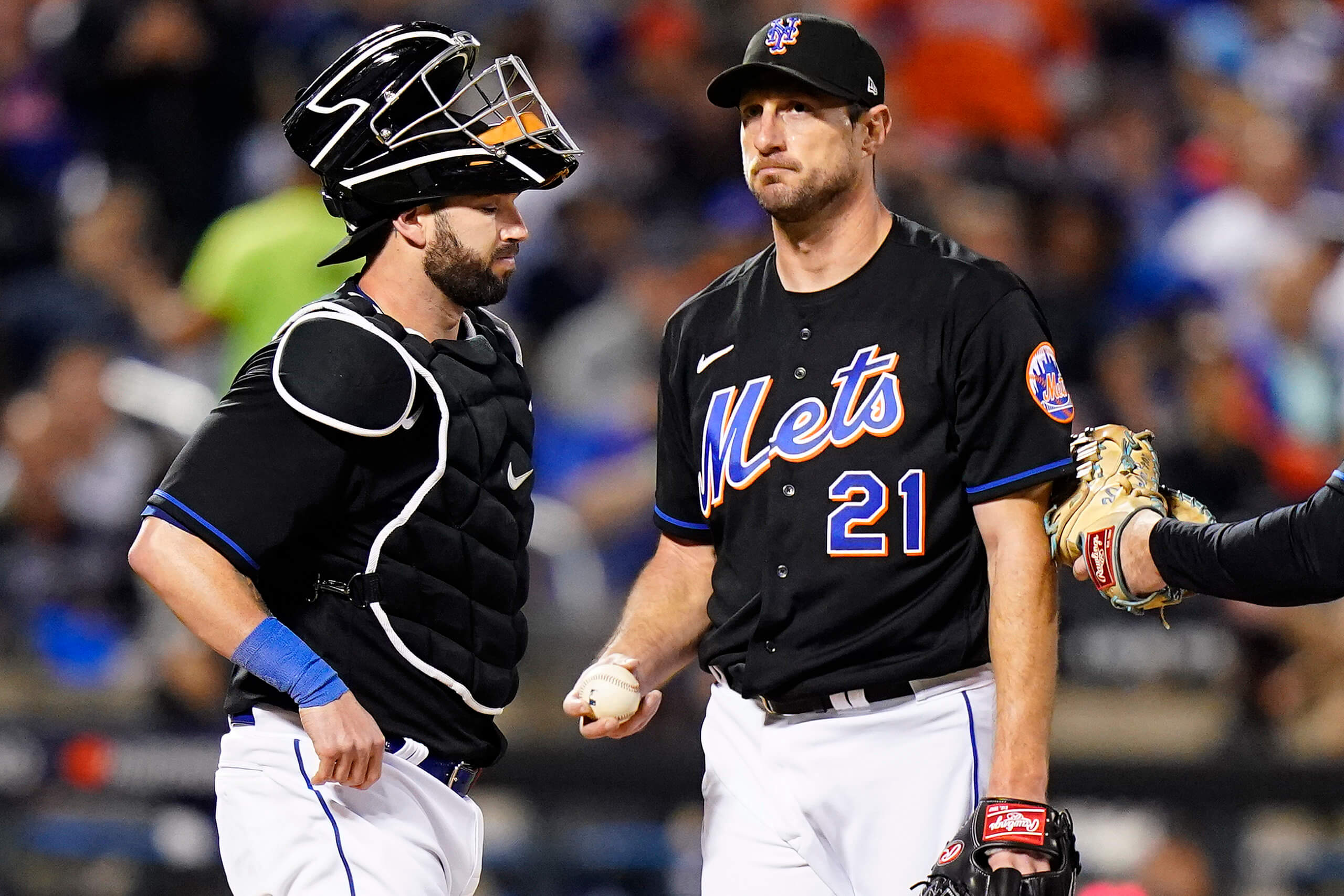 Max Scherzer shelled for 7 in shocker; Mets pounded by Padres to drop Game  1