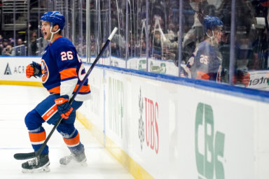 Zach Parise on undecided Islanders, NHL future: 'I think it would be here  or nowhere