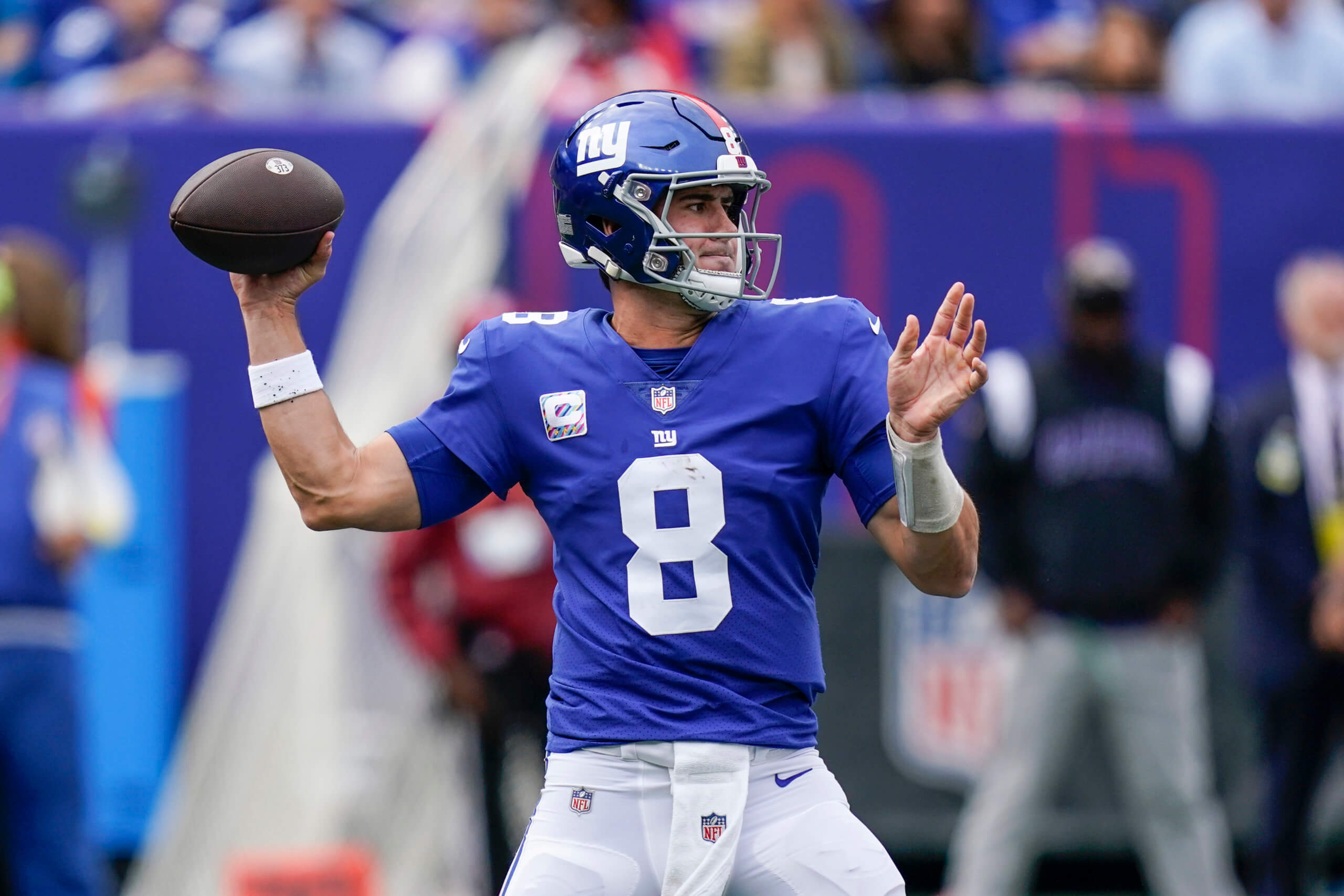 Daniel Jones Runs the Giants to a Win in His First Start - The New