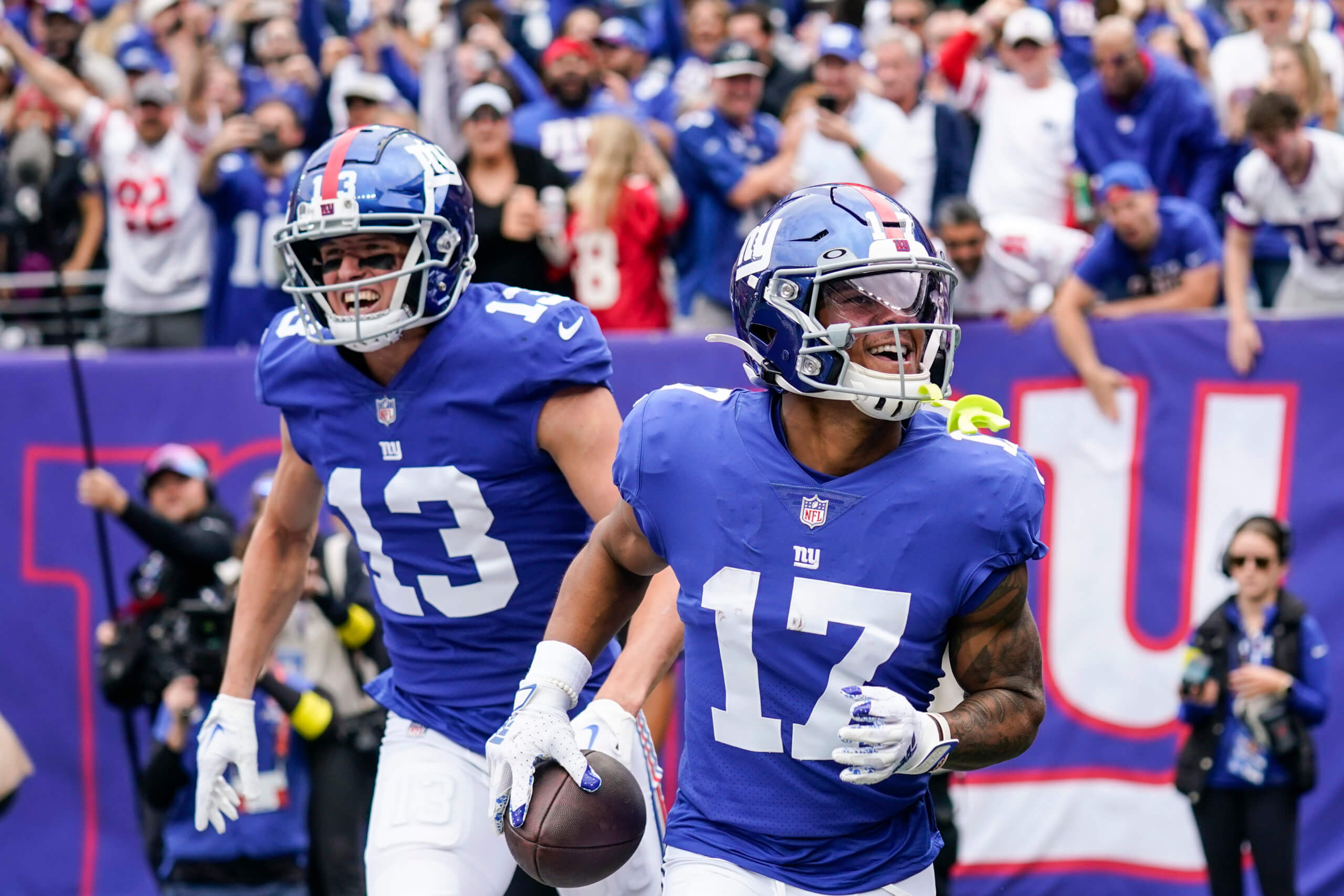 Giants can seize NFC East control on Sunday, but need to do more