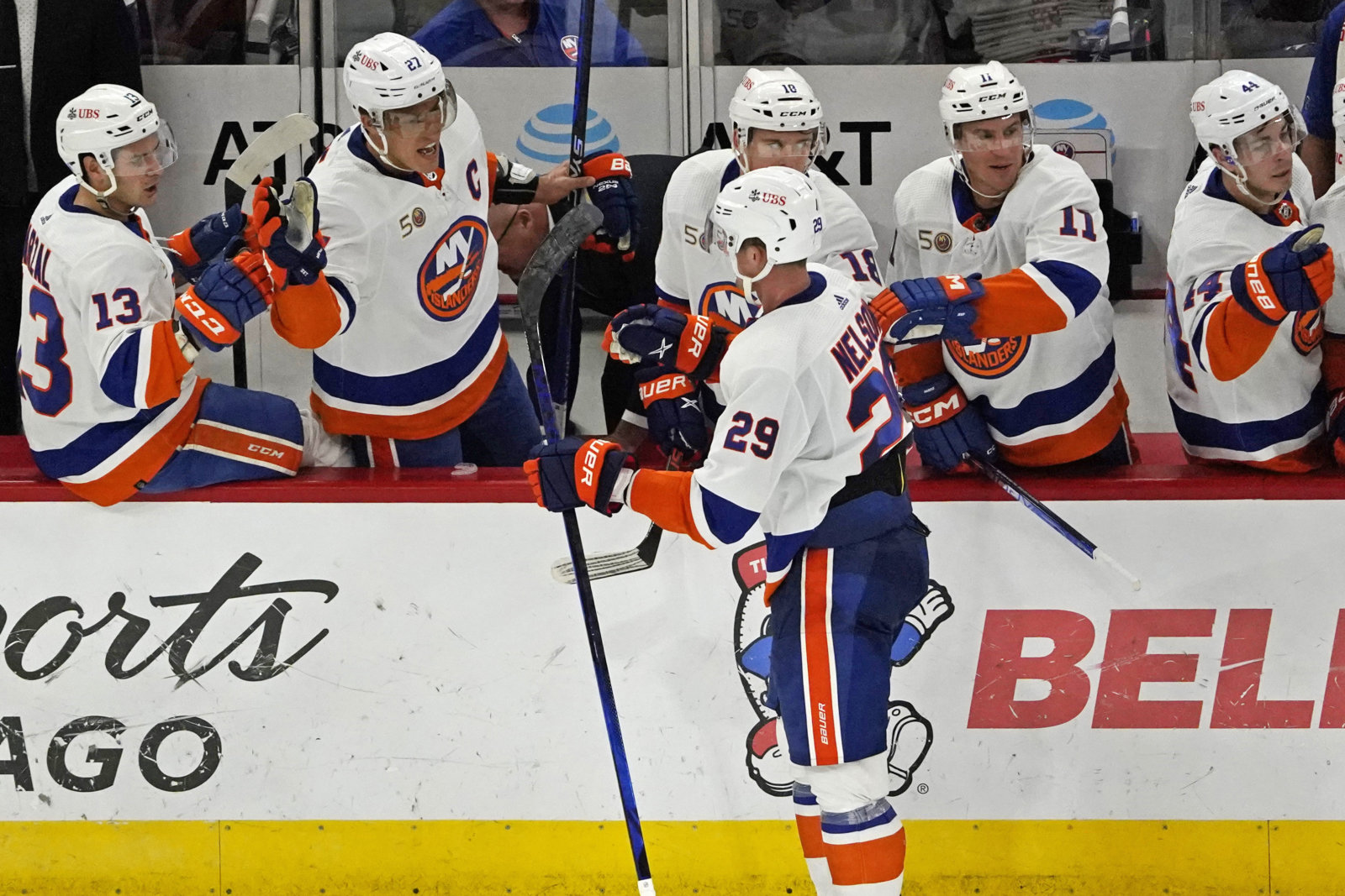 Islanders Win 5th Straight, Beat Blues 5-2 Behind 4-goal 2nd Period ...