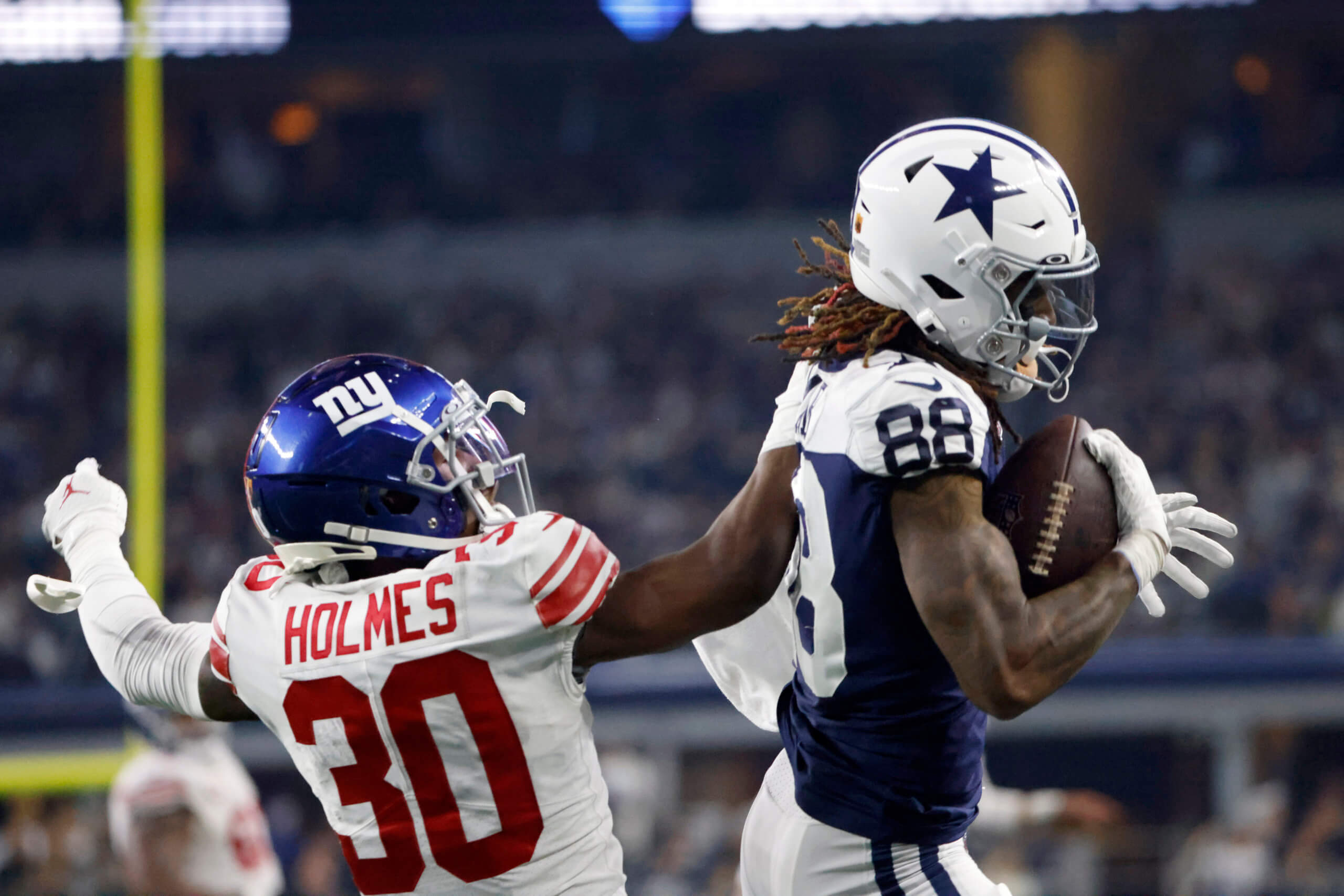 Giants can't keep up with Cowboys in 28-20 Thanksgiving loss