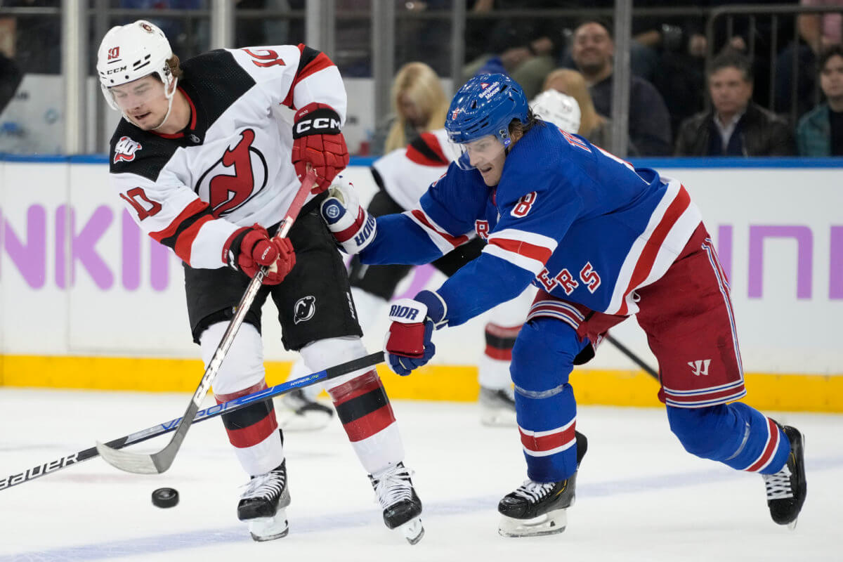 New York Rangers look to break 2 game losing streak vs Devils