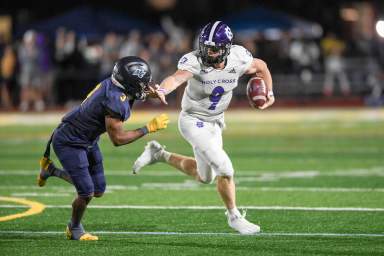 Holy Cross quarterback Matthew Sluka