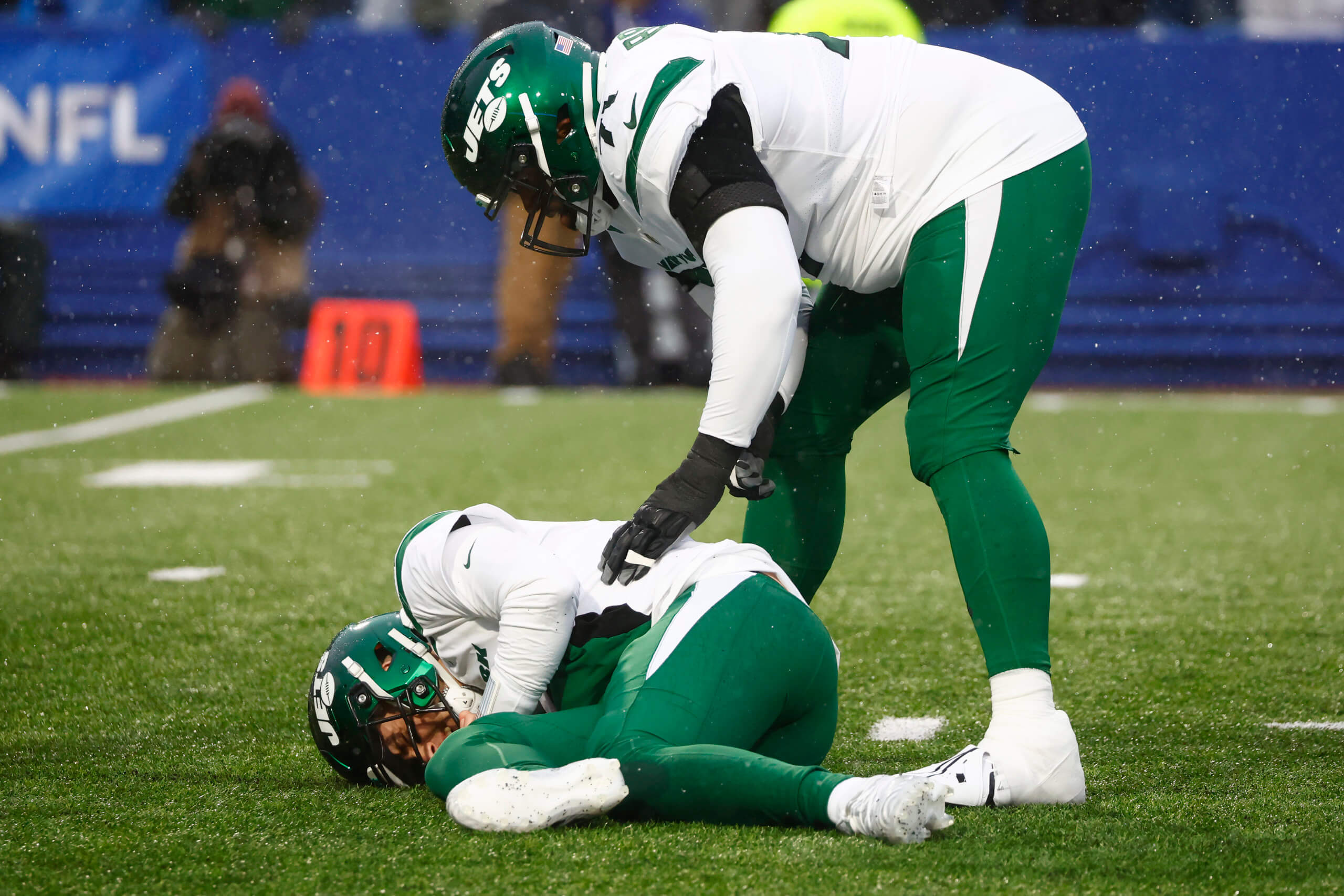 Jets, Lions both in search of pivotal win amid playoff push