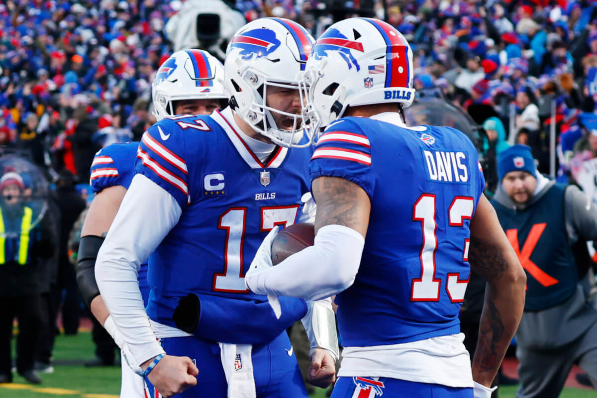 Josh Allen shoves prompt Bills-Dolphins Wild Card kerfuffle