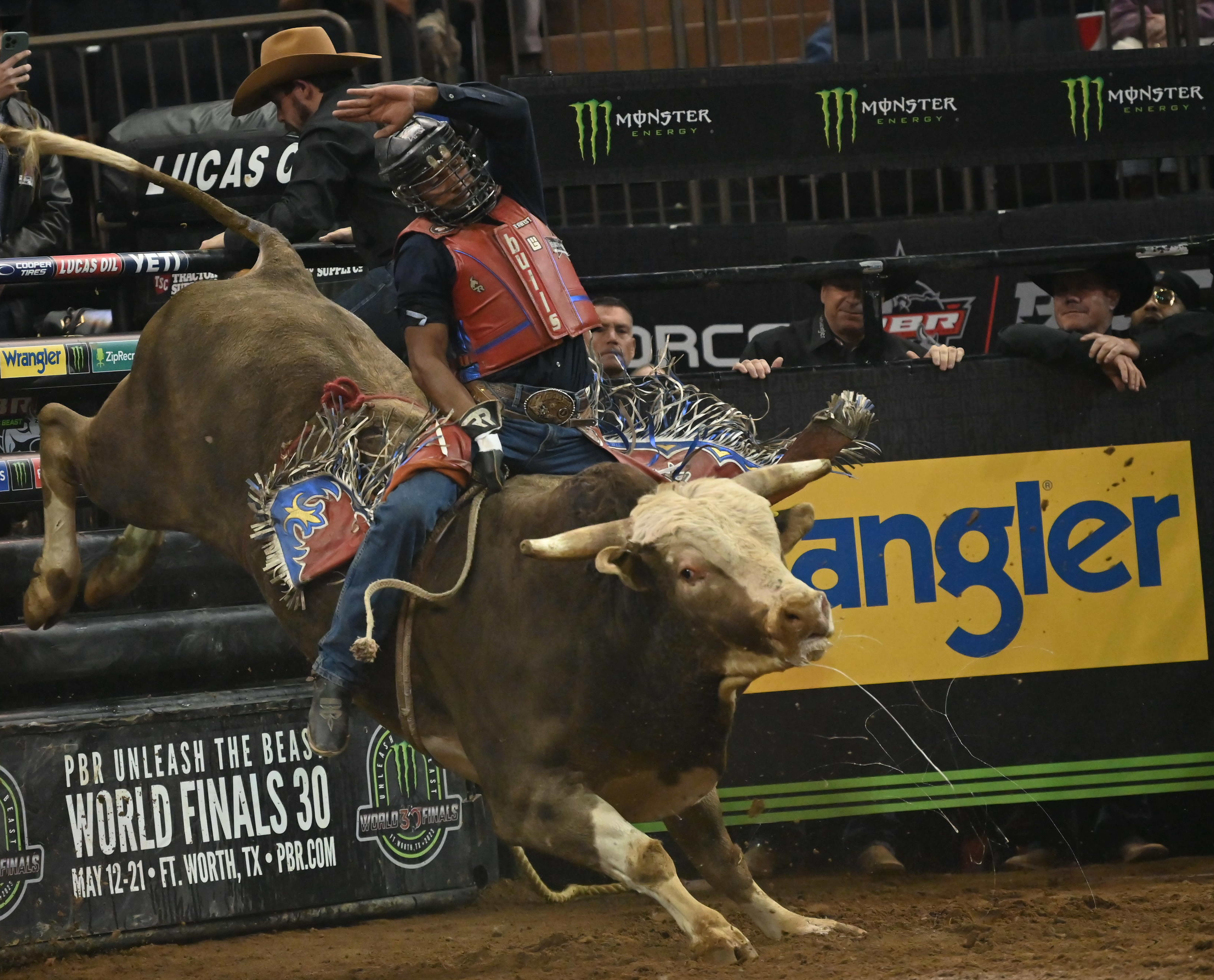 New York, NY - January 2, 2020: Staten Island Yankees mascot Scooter the  Holy Cow attends mechanical bull attends Professional Bull Riders launch of  season 2020 outside of Madison Square Garden Stock Photo - Alamy