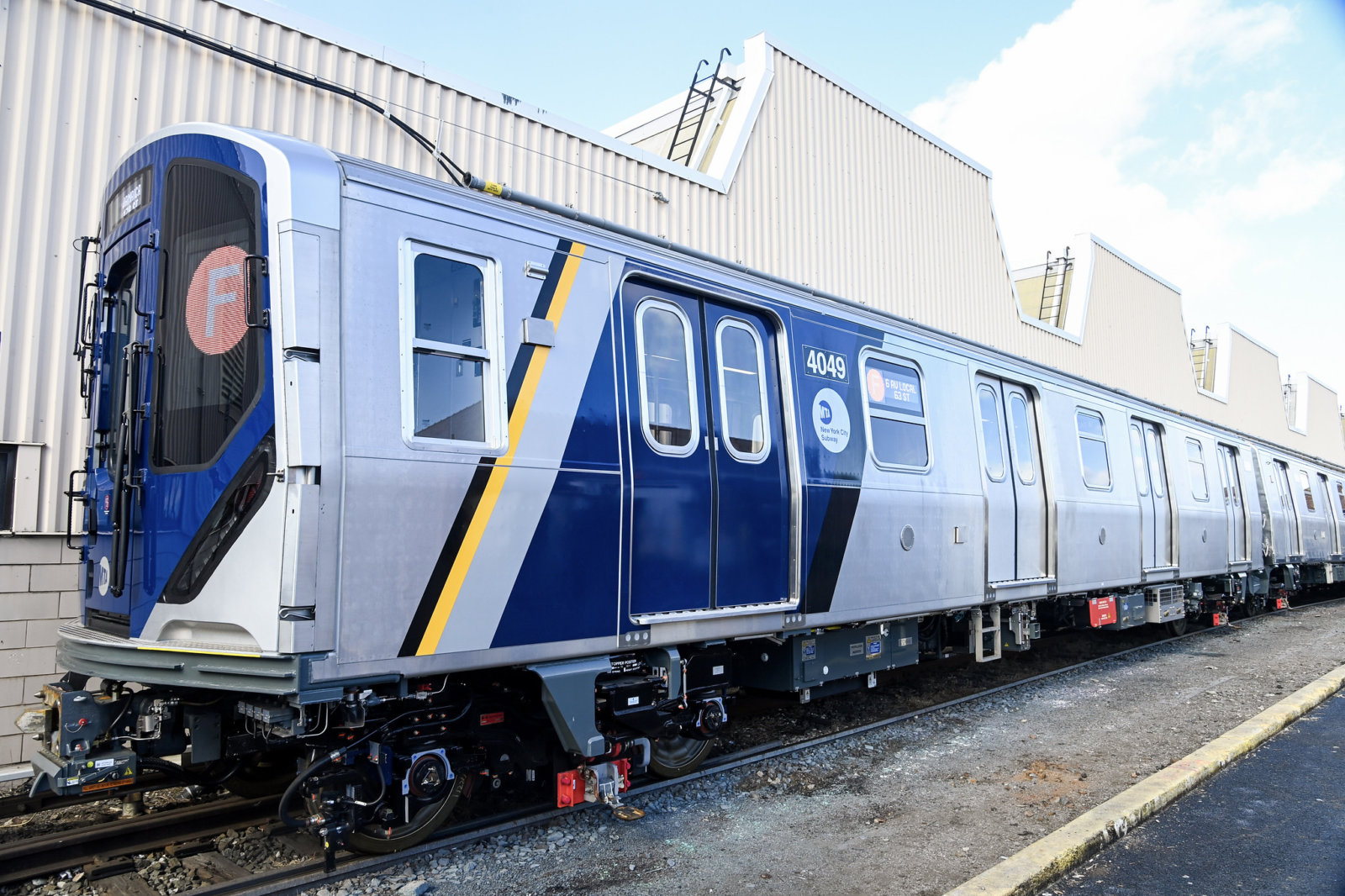 Commute of the Future: MTA will onboard brand new R211 subway cars into ...