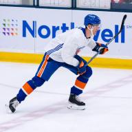 Pierre Engvall Islanders