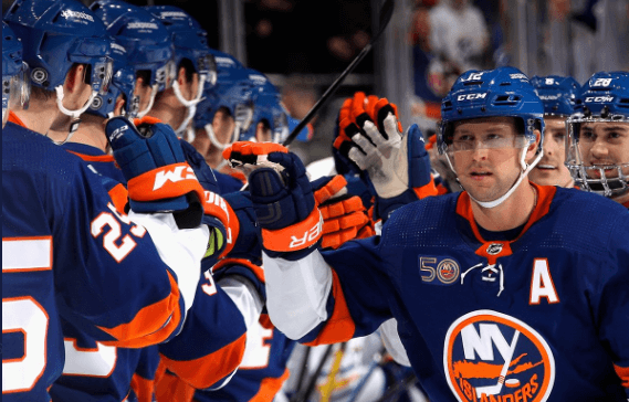 Zach Parise's career milestone earns him Islanders Player of the Week