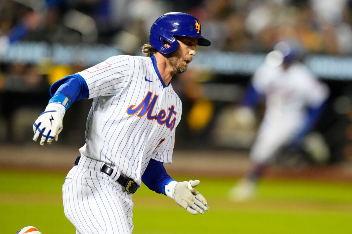 Jeff McNeil having 'a tough time getting out of his own way' during 20+  game swoon