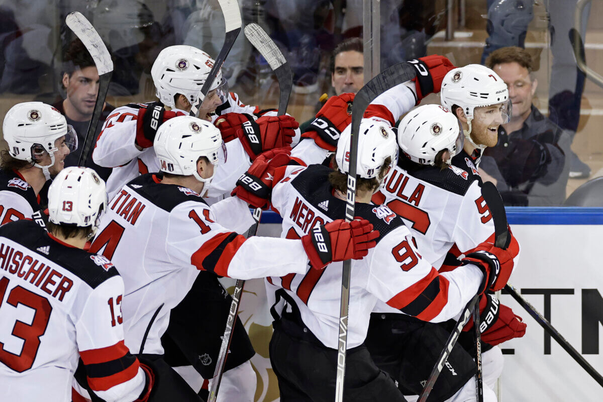Dougie Hamilton scores winner in Devils' win over Red Wings