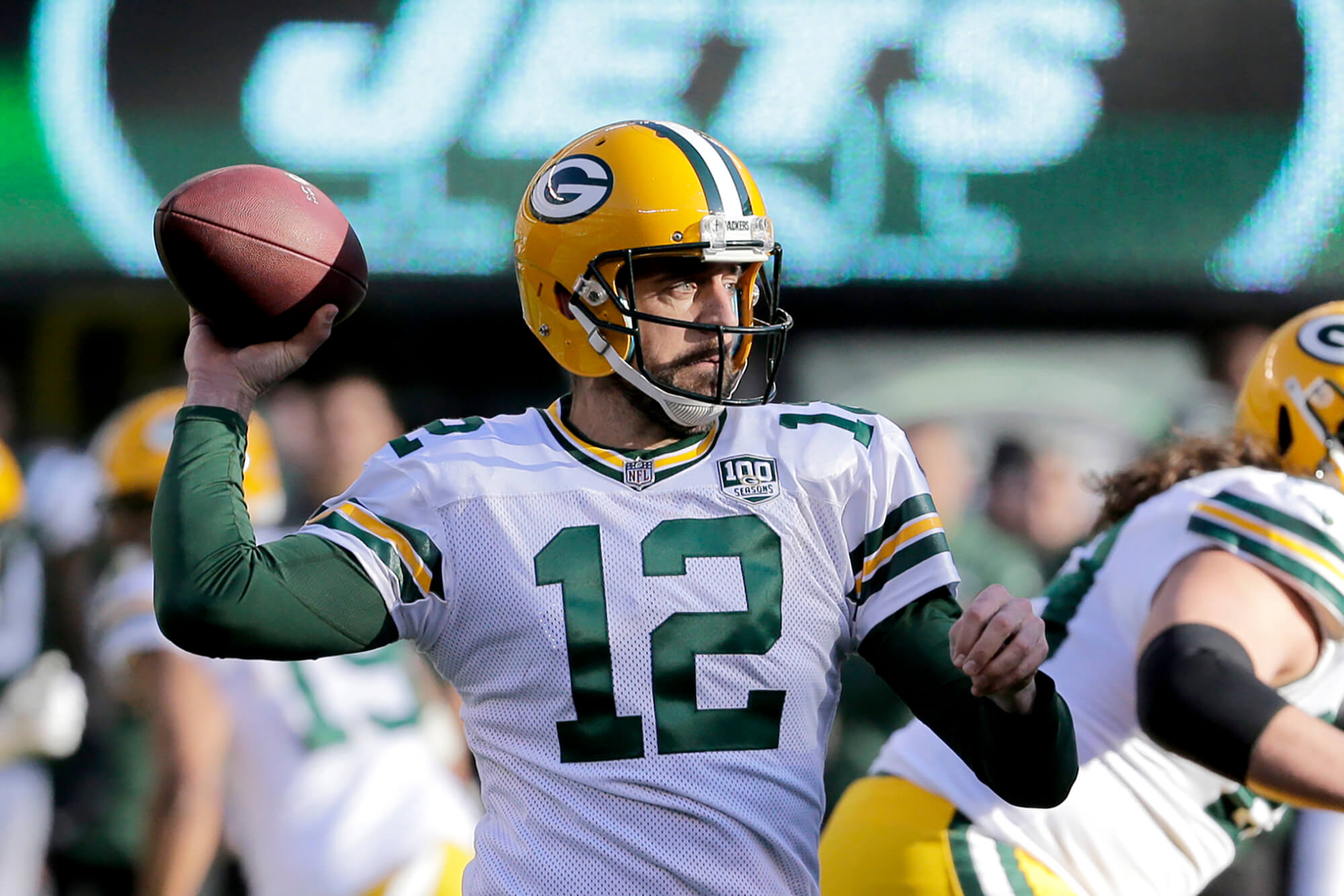 Report: Packers ready to go all-in to keep Rodgers