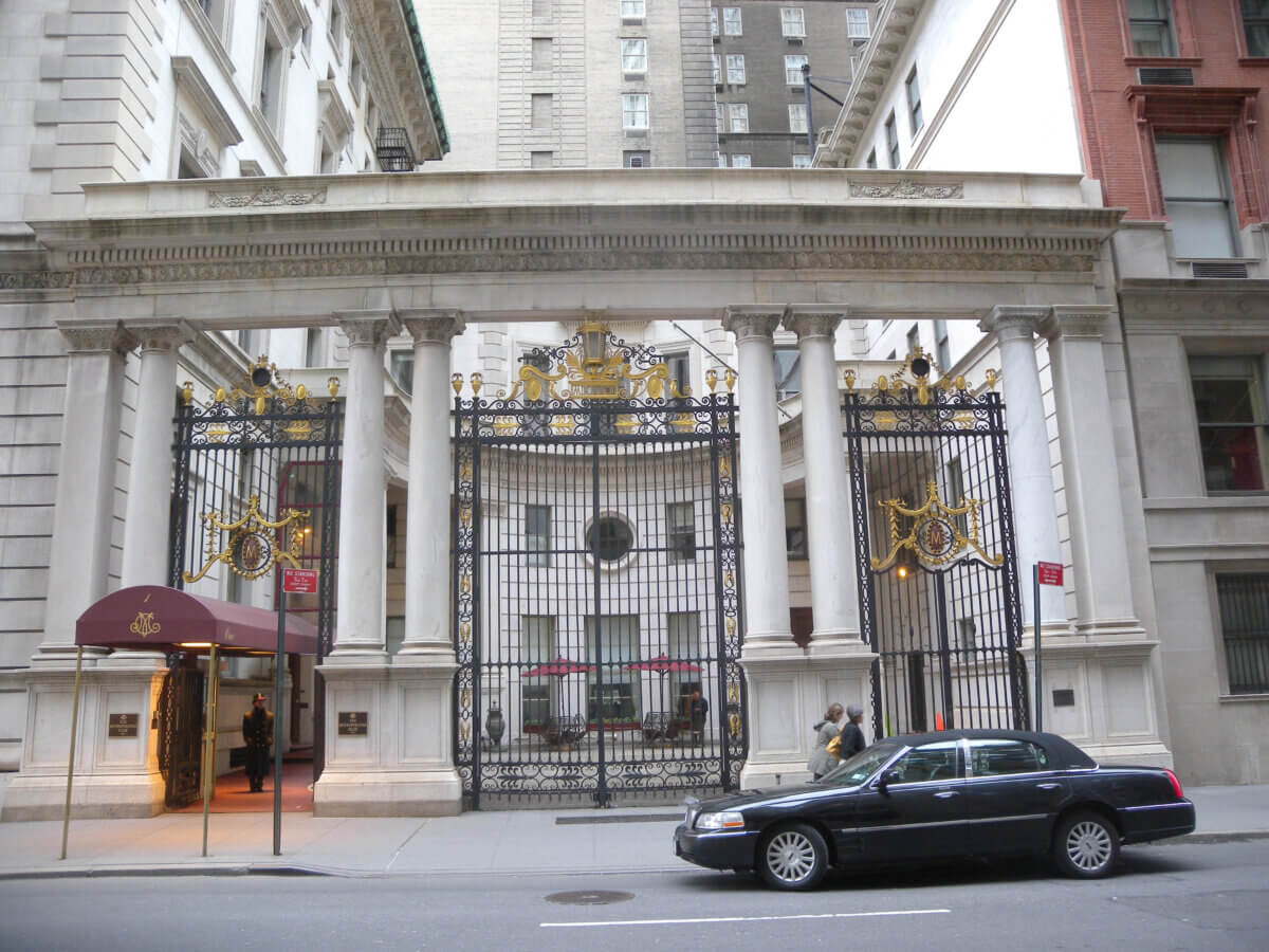 Battle Royale: Upper East Side institutions Metropolitan Club and Pierre  Hotel spar over scaffolding | amNewYork