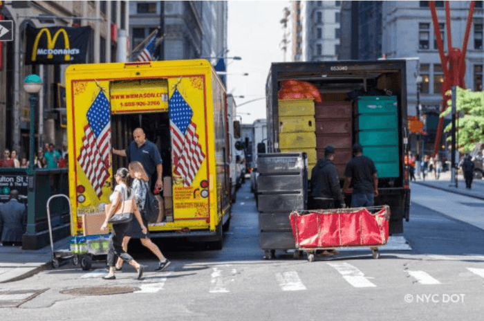 Delivery trucks in microhub