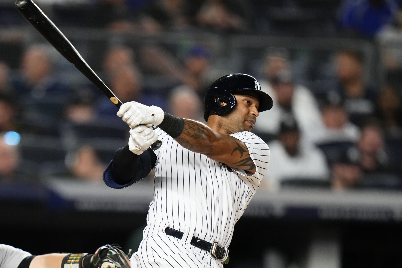 Yankees Part Ways With Aaron Hicks, Cutting Ties.