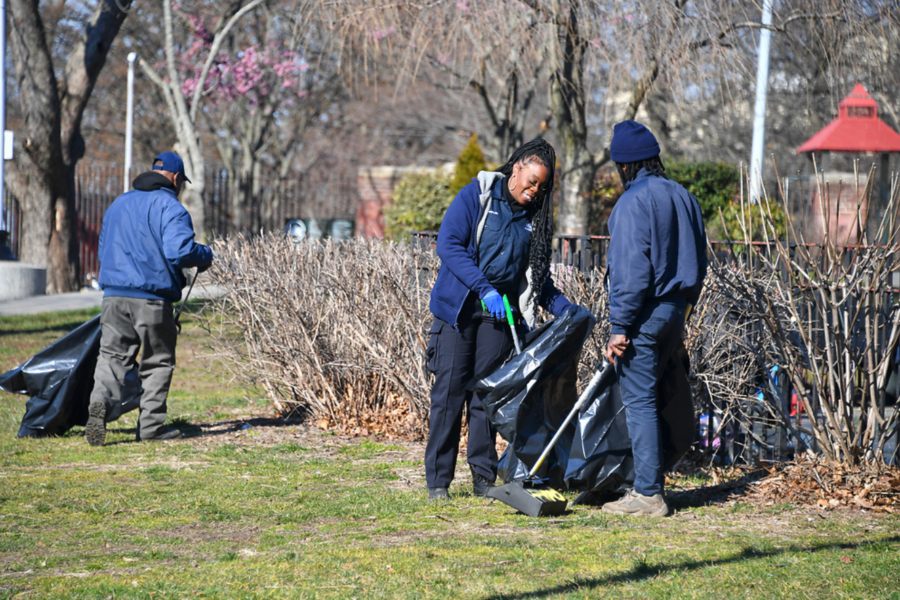 Op Ed New York City Faces A Loneliness Crisis Volunteering In Parks