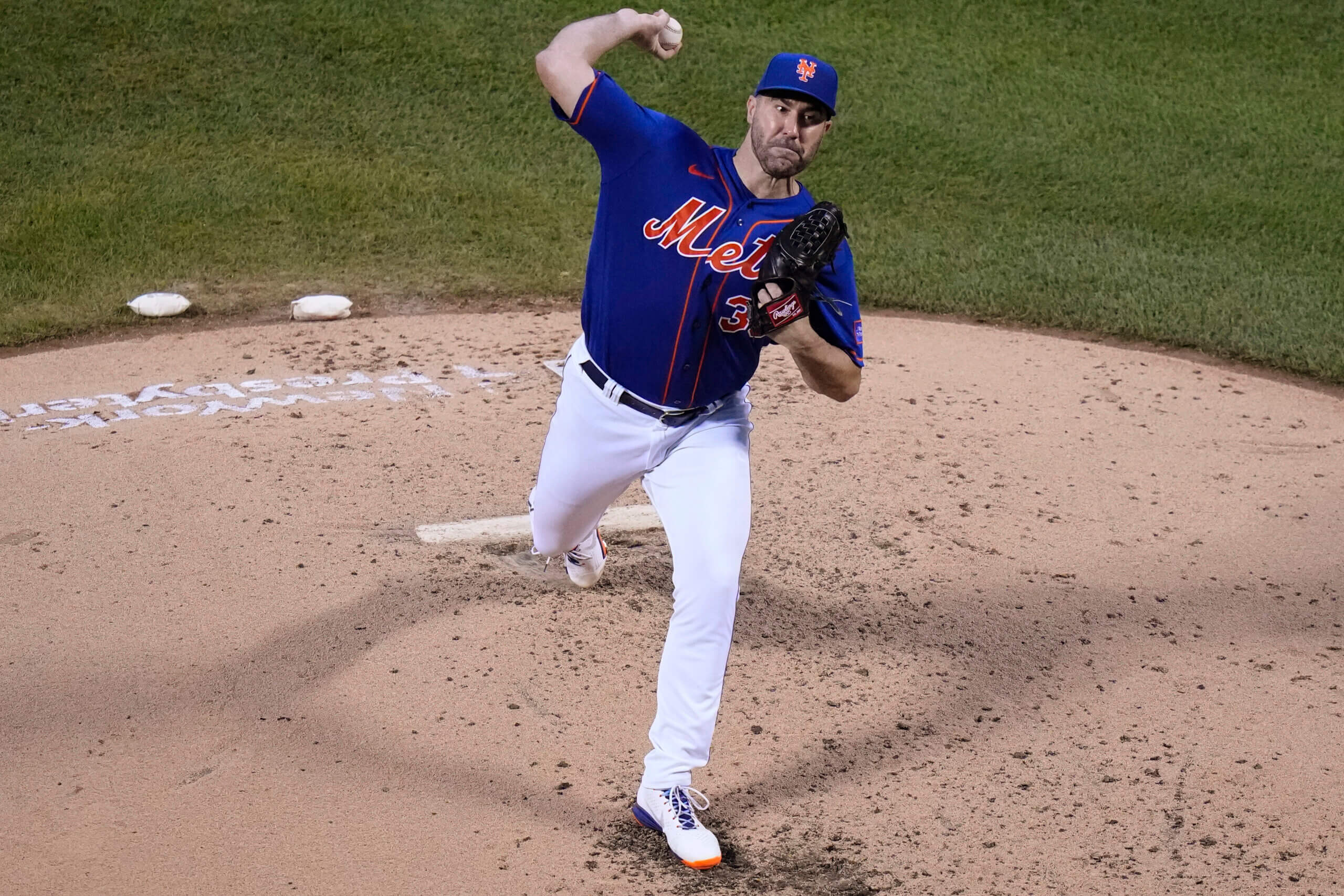 Ex-Mets ace on pitch count during Opening Day start 