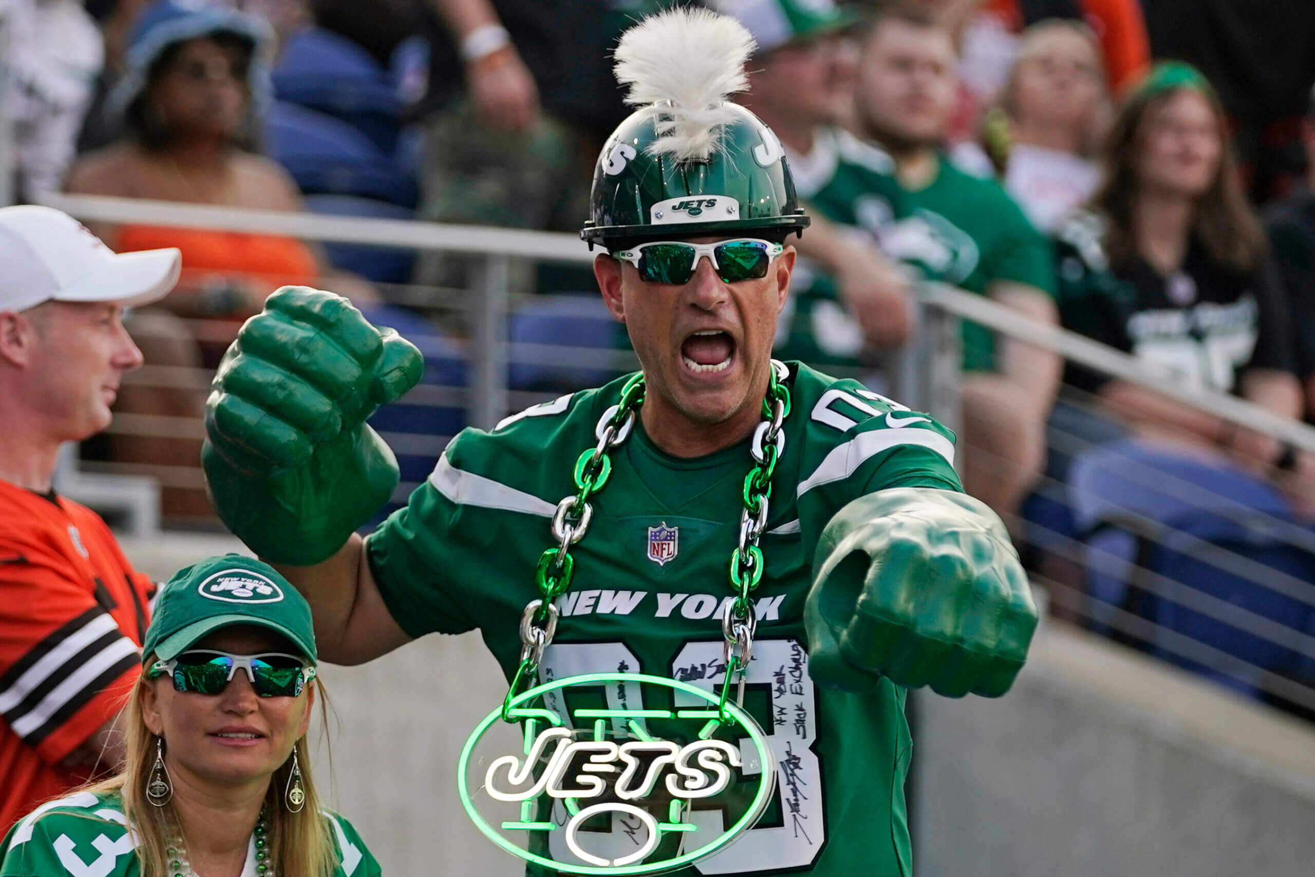 WATCH: Brawl erupts at Jets-Buccaneers joint practice days ahead of  preseason clash