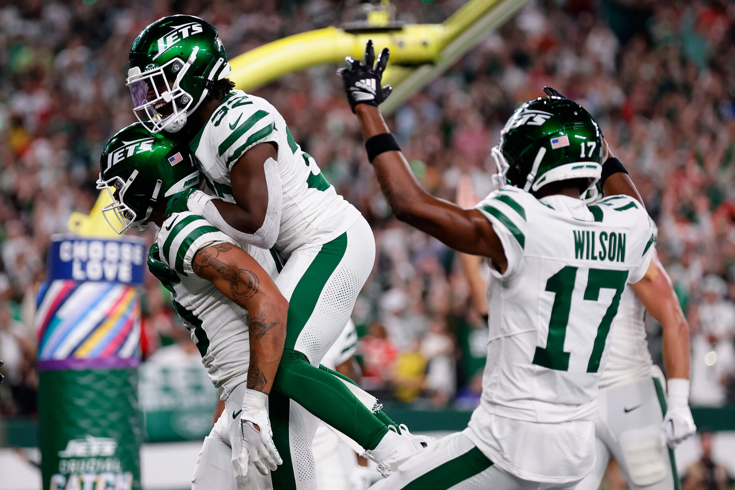 Jets defense force 3 interceptions to hand Eagles 1st loss of season