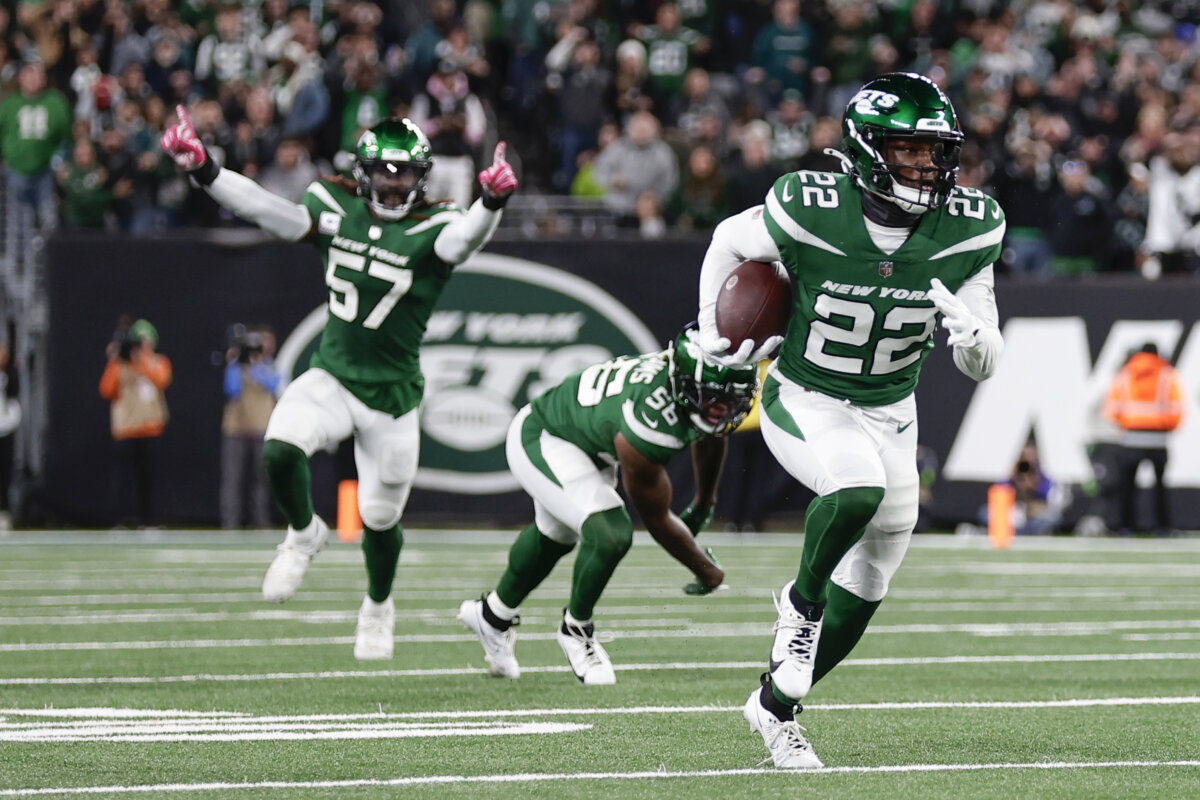 Faces in the crowd: Eagles vs Giants