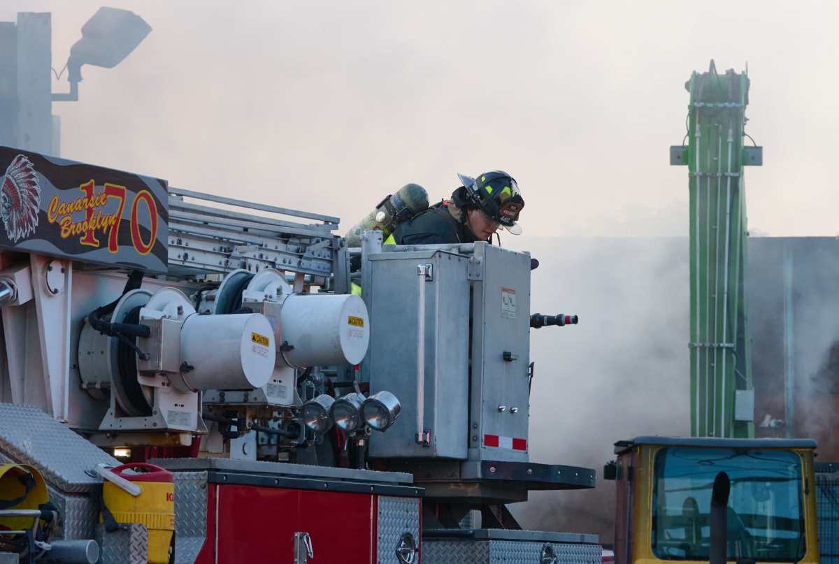 FDNY takes down fire in Brooklyn junkyard