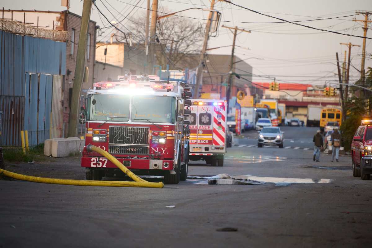 FDNY takes down fire in Brooklyn junkyard