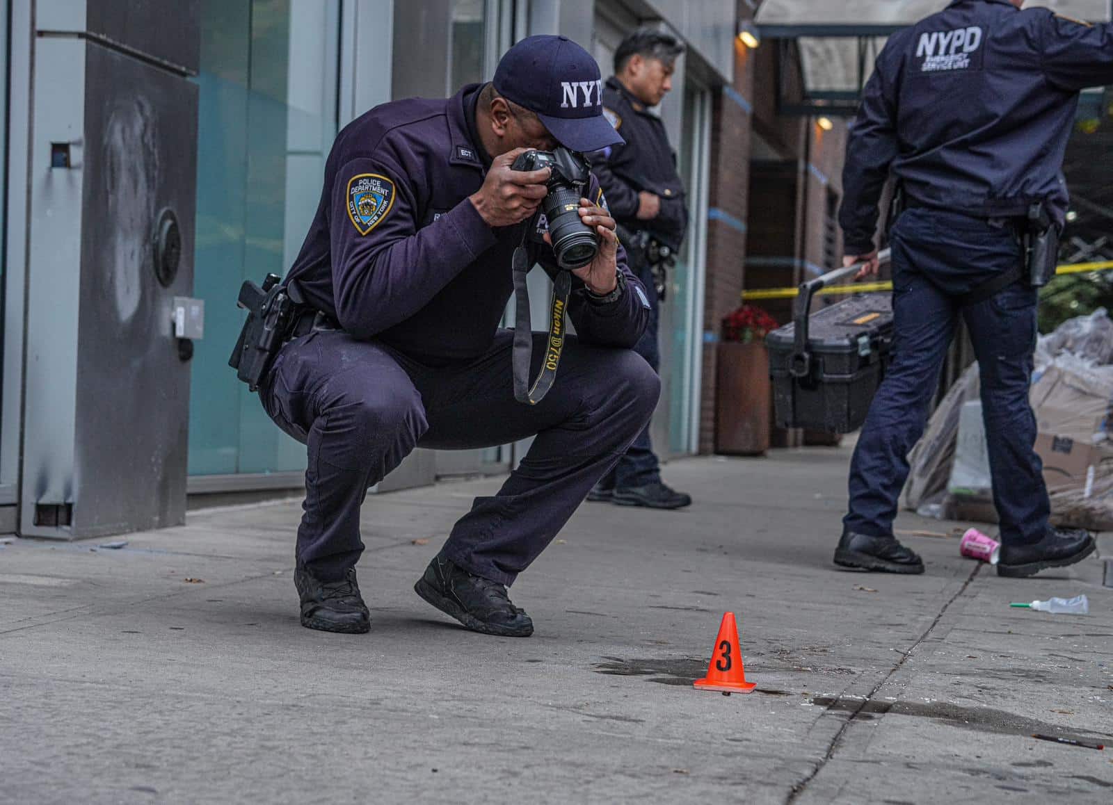 纽约布朗克斯一名男子被枪击38次，可能是一次失败的毒品交易：纽约警察局