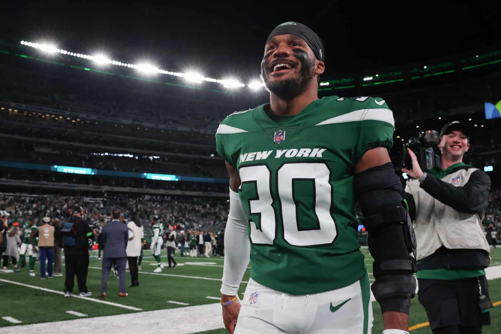 Unsung hero: Michael Carter II continues to help Jets elite secondary ...