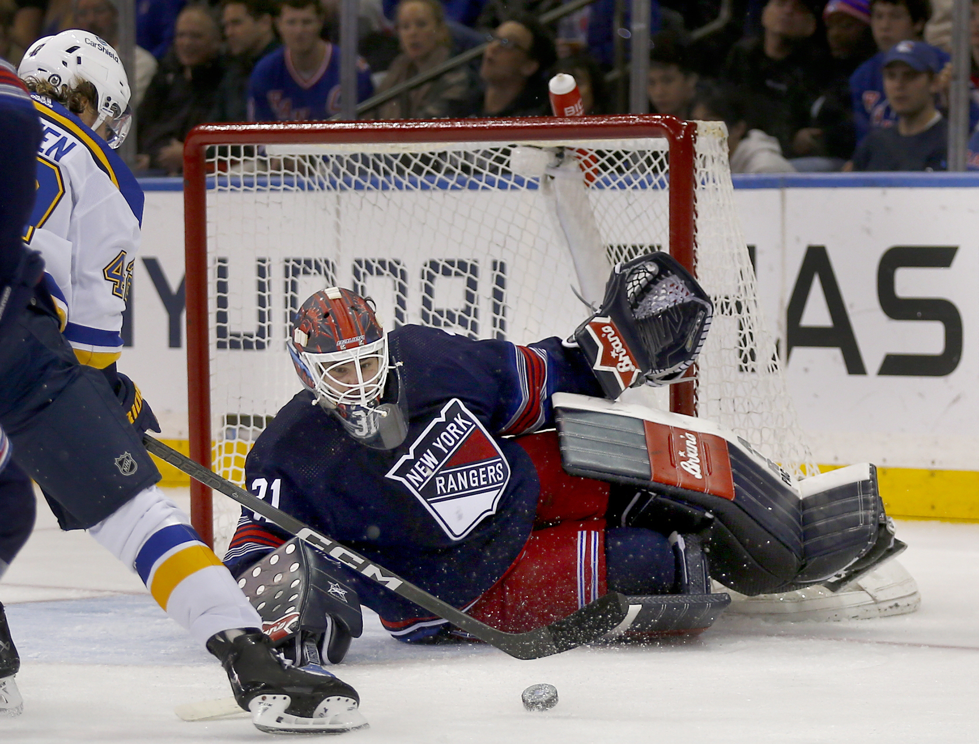 Shesterkin gets 13th career shutout in 200th NHL game as Rangers down Blues  4-0 | amNewYork