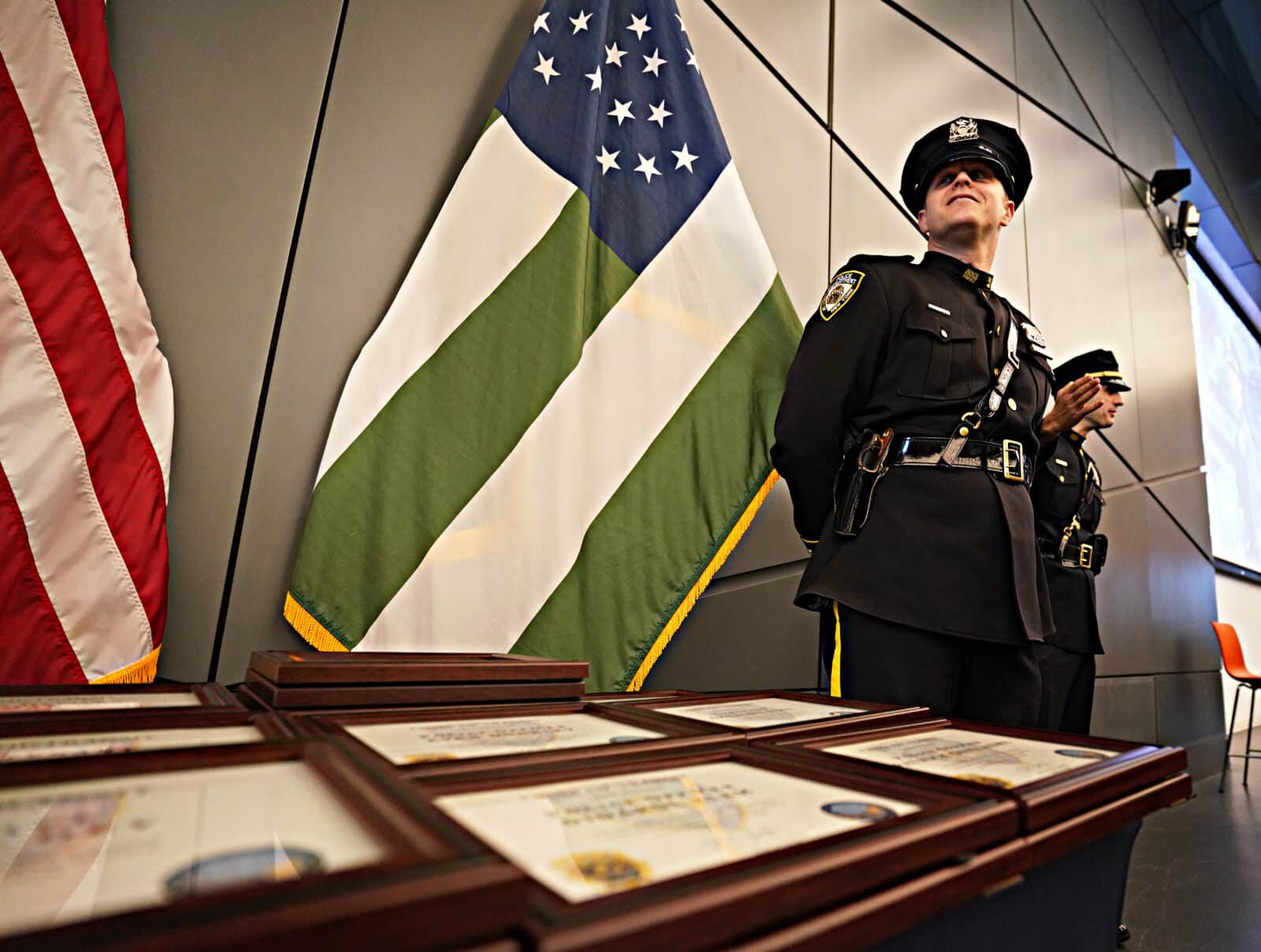 Heroic NYPD Transit officers recognized with medals for making great ...