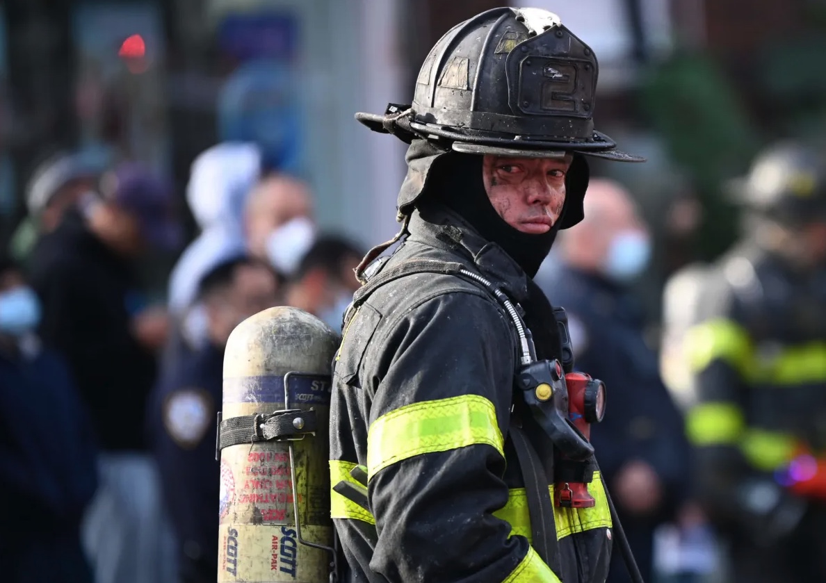 Knicks store firefighter hat