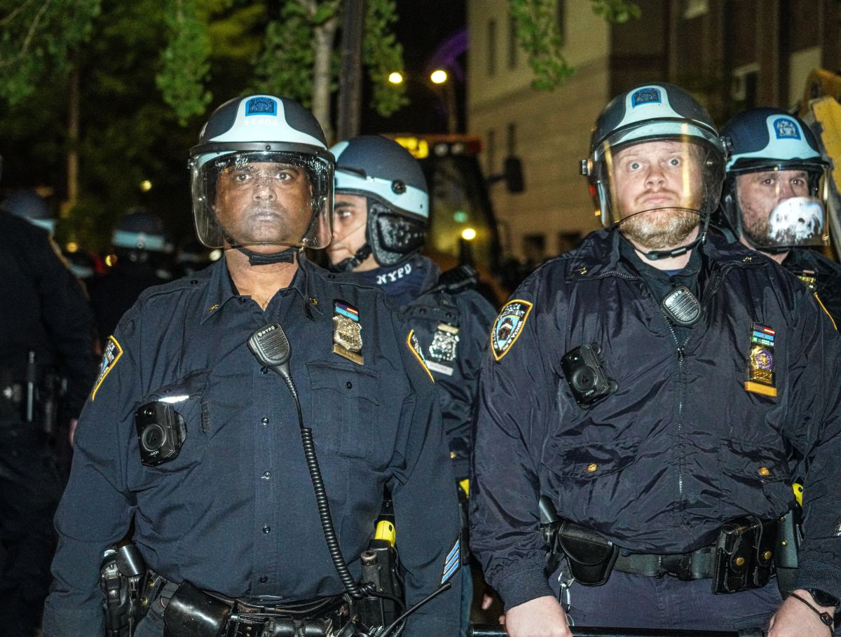 Officers in riot gear near Columbia University