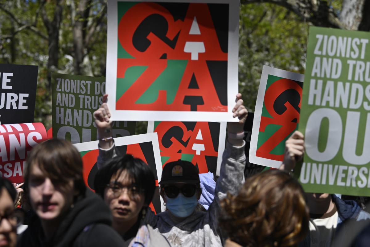 Meanwhile in Washington Square Park those who were arrested at NYU encampment joined together to denounce the action taken by the school and police. Clinging to signs and chanting the group recounted stories from their arrests.