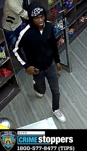 Suspect wanted for robbery in Manhattan and Bronx