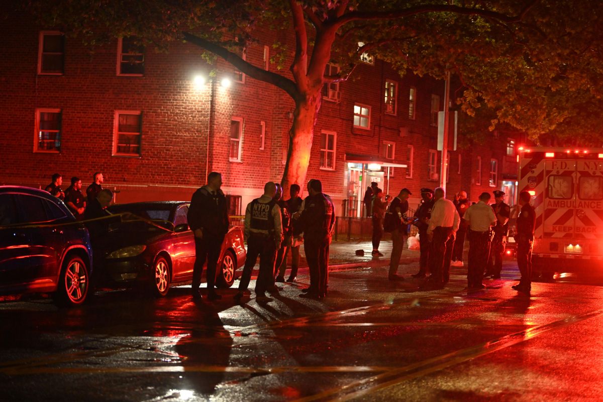 According to police sources, the disturbing shooting occurred in the Jamaica section of Queens at around 7:51 p.m. not far from the South Jamaica Houses NYCHA complex