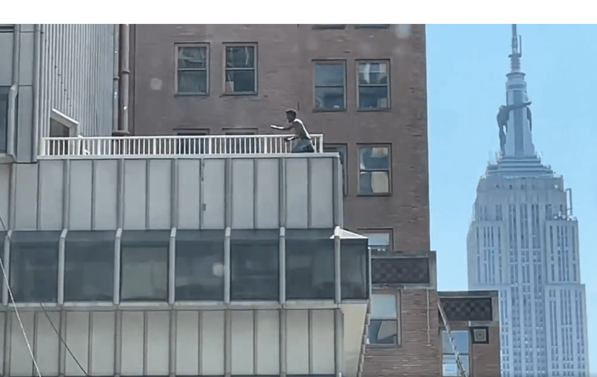 Florida man hurls furniture off Manhattan skyscraper