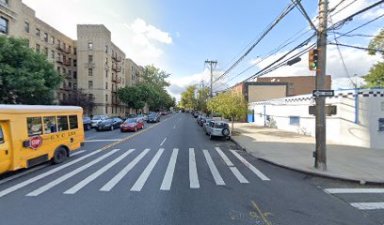 Bronx intersection in daytime