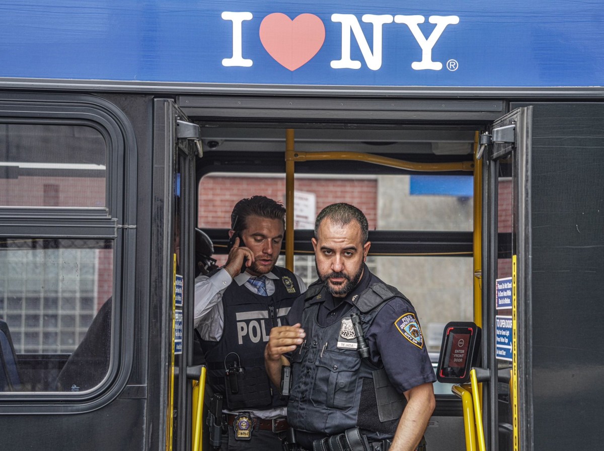 Bronx cops leave bus after shooting