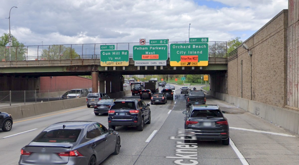 Scene of Bronx hit-and-run on Bruckner Expressway