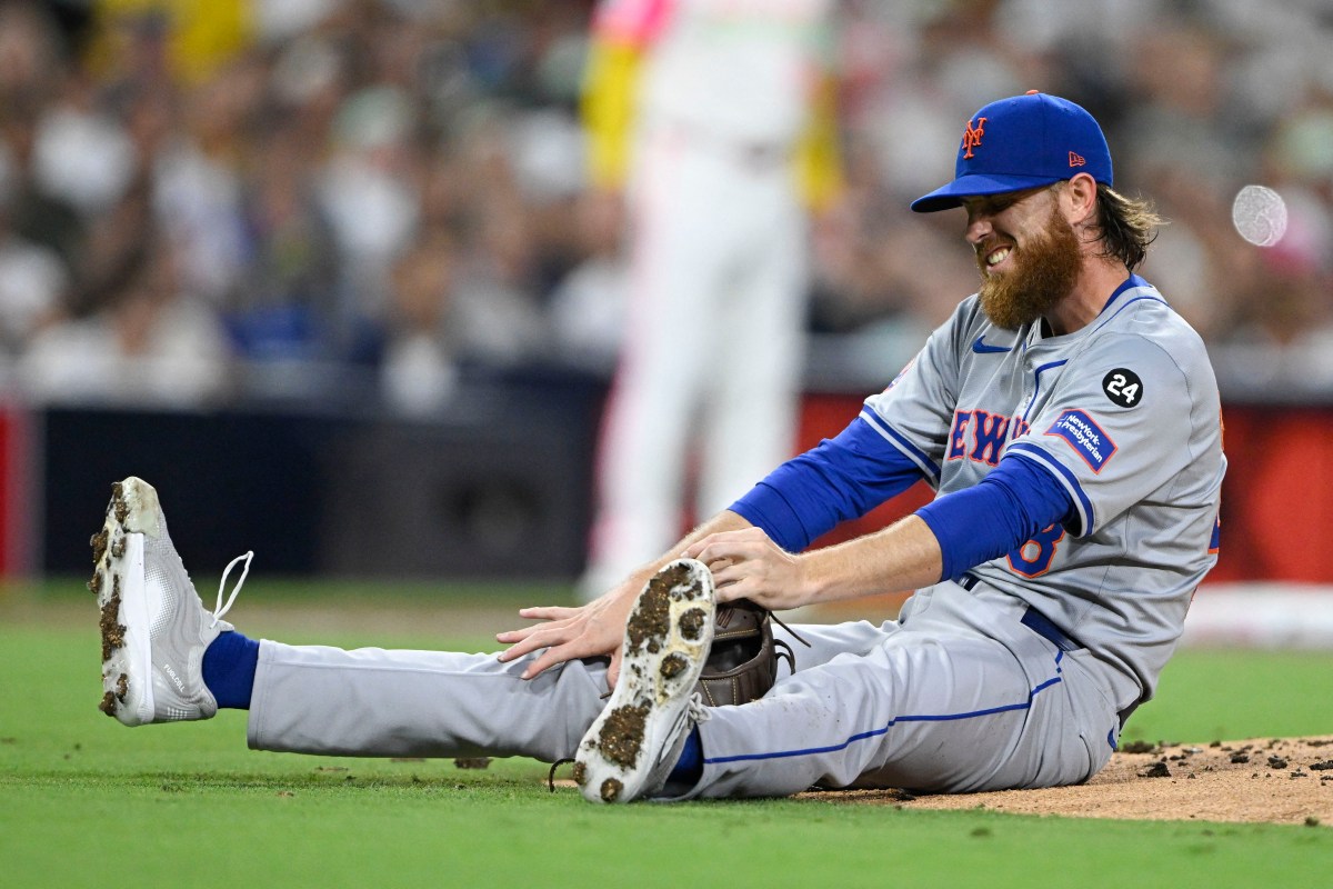 Paul Blackburn injury: Mets place SP on 15-day IL due to hand contusion