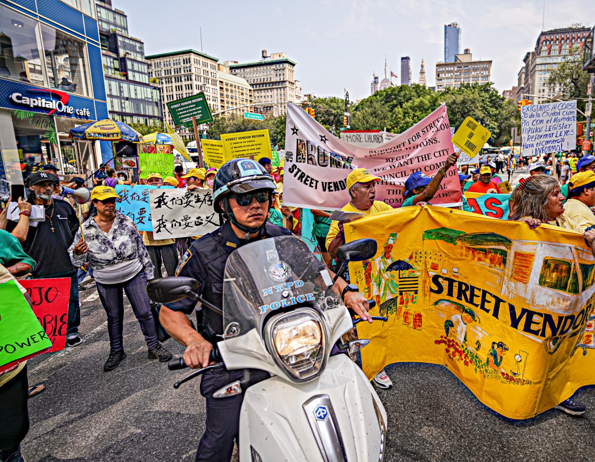 NYC street vendors march in Manhattan demanding that City Hall fix broken license system – and help them grow their businesses | amNewYork