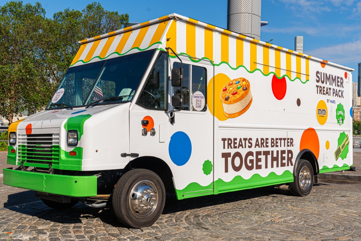 The Mars Summer Treat Pack Truck is handing out free treats in New York City while supplies last.